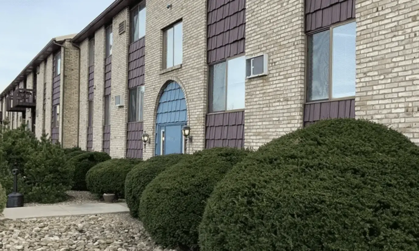 200 Fernwood Dr., Wintersville, OH
